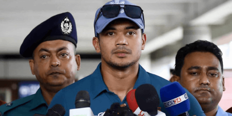 একা ‘গোপনে’ দেশে এসেছেন সাকিব, আজ আসলো পুরো দল