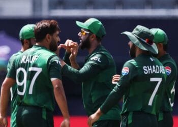 কানাডাকে হারিয়ে আশা বাঁচিয়ে রাখল পাকিস্তান