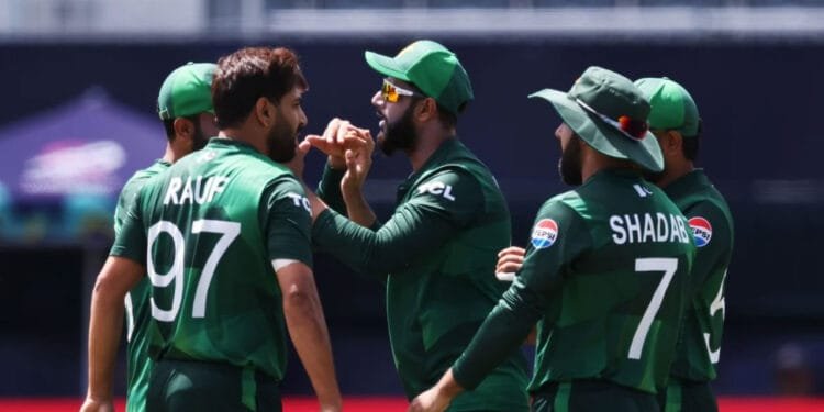 কানাডাকে হারিয়ে আশা বাঁচিয়ে রাখল পাকিস্তান