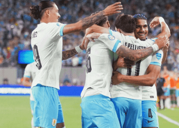 গোল উৎসব করল উরুগুয়ে