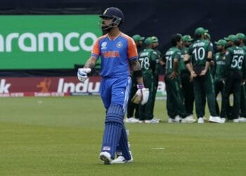 ২০ ওভারও খেলতে পারল না ভারত