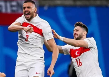 ১৬ বছর পর কোয়ার্টার ফাইনালে তুরস্ক