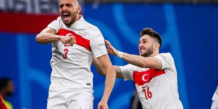 ১৬ বছর পর কোয়ার্টার ফাইনালে তুরস্ক