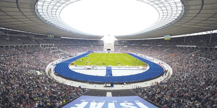 ইউরোর ফাইনাল ভেন্যুতে পুলিশের নিরাপত্তা তল্লাশি