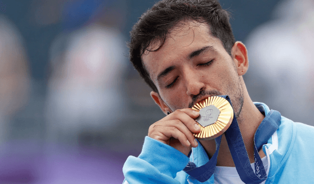 প্রথম স্বর্ণ জিতল আর্জেন্টিনা