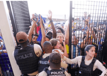 দর্শক কাণ্ডের পর অবশেষে শুরু হলো আর্জেন্টিনা-কলম্বিয়ার ফাইনাল, গ্রেফতার অনেকে