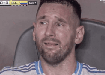 কেঁদে কেঁদে ফাইনালে চোট নিয়ে মাঠ ছাড়লেন মেসি