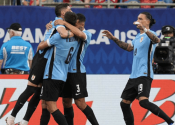 সুয়ারেজের কল্যাণে কানাডাকে হারিয়ে তৃতীয় হলো উরুগুয়ে