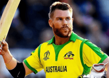 অবসর ভেঙে চ্যাম্পিয়ন্স ট্রফি খেলতে চান ডেভিড ওয়ার্নার