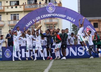 ফ্লাইট বিলম্ব, বিকেলে দেশে আসছে সাফ জয়ী ফুটবলাররা