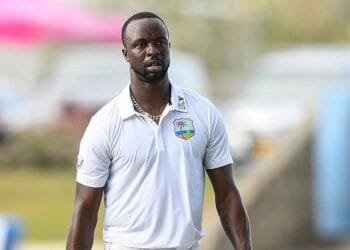 উইন্ডিজের টেস্ট দলে ফিরলেন রোচ