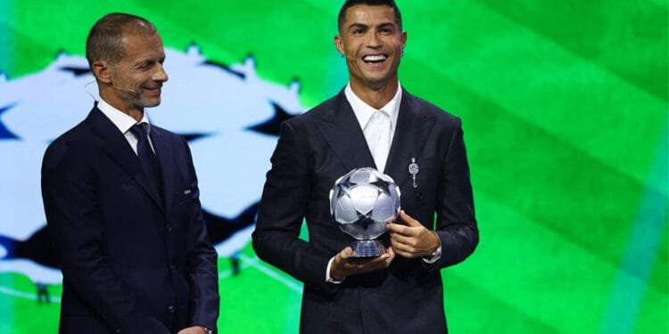 উয়েফার বিশেষ পুরস্কার পেলেন রোনালদো