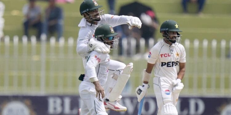 ঐতিহাসিক টেস্টে জয়ের দ্বারপ্রান্তে বাংলাদেশের