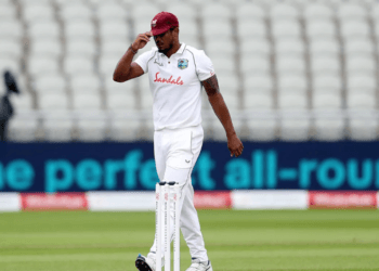 ‘ডাবল’ সেঞ্চুরি ছুঁয়ে থামলেন ক্যারিবিয়ান পেসার