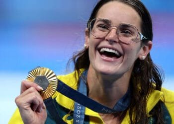 অলিম্পিকে রেকর্ড গড়ে সোনা ম্যাকিওনের