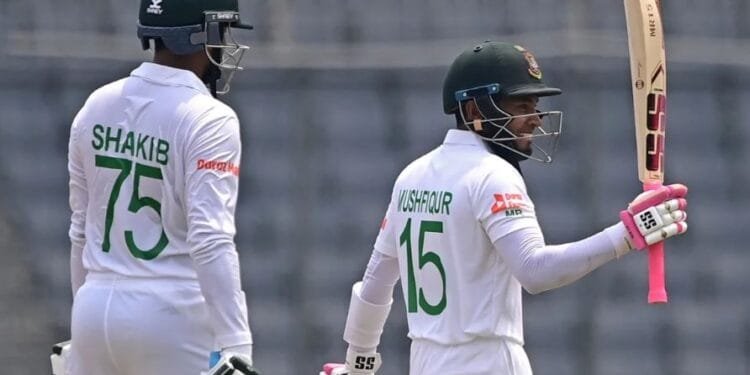 বন্ধু সাকিবের দুর্দিনে পাশে দাঁড়ালেন মুশফিক