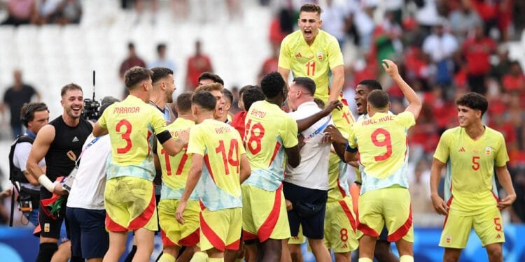 ফ্রান্সকে হারিয়ে ফুটবলের সোনা জিতল স্পেন