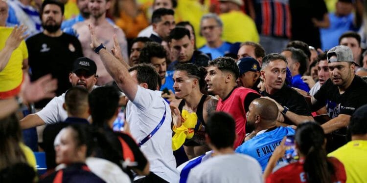 দর্শকদের সঙ্গে মারামারি করা নুনেজ ৫ ম্যাচ নিষিদ্ধ