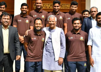 জাতীয় দলের ক্রিকেটারদের ৩ কোটি ২০ লাখ টাকা পুরস্কার দিচ্ছেন ক্রীড়া উপদেষ্টা