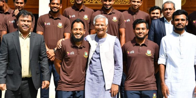 জাতীয় দলের ক্রিকেটারদের ৩ কোটি ২০ লাখ টাকা পুরস্কার দিচ্ছেন ক্রীড়া উপদেষ্টা