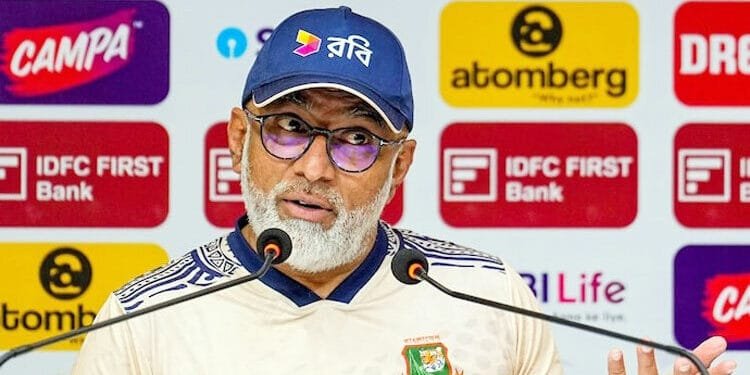 কানপুরে প্রস্তুত দু’টি পিচ, ভালো শুরুর পর আউটে চিন্তিত কোচ হাথুরুসিংহে