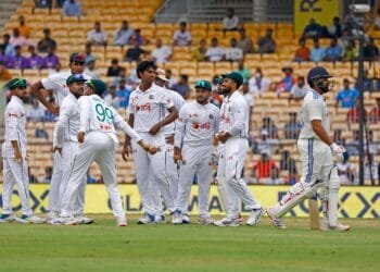 হাসানে উড়ছে বাংলাদেশ, এবার ফেরালেন কোহলিকে