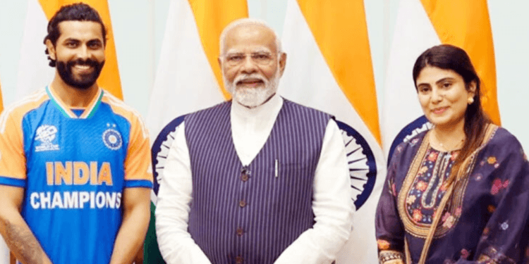 রাজনীতিতে ভারতীয় ক্রিকেটার জাদেজা, যোগ দিলেন ক্ষমতাসীন মোদীর দলে