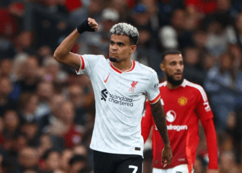 ঘরের মাঠে লিভারপুলের কাছে বিধ্বস্ত ইউনাইটেড