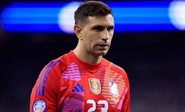 হারের পর মেজাজ হারালেন মার্টিনেজ, থাপ্পড় মারলেন লাইভ ক্যামেরায়