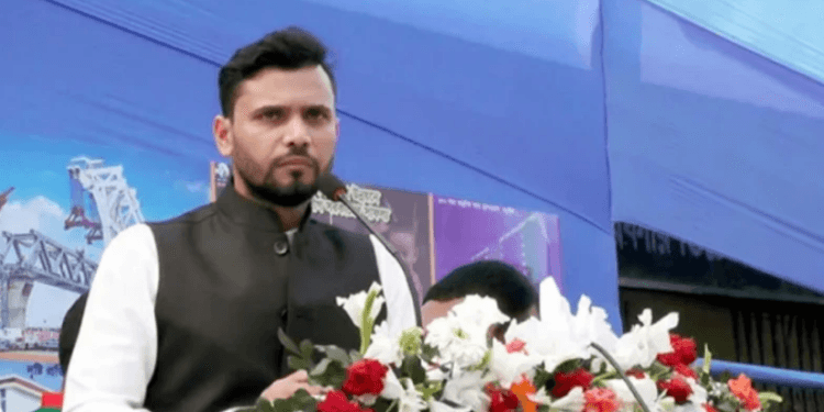 এবার মাশরাফীর বিরুদ্ধে মামলা, আসামি বাবাও