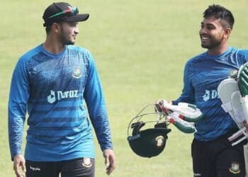 মিরাজকে ভবিষ্যতের সাকিব বলছেন কোচ হাথুরুসিংহে