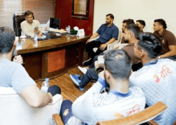 তামিমকে সাথে নিয়ে ক্রিকেটারদের সাথে বিসিবি সভাপতির বৈঠক