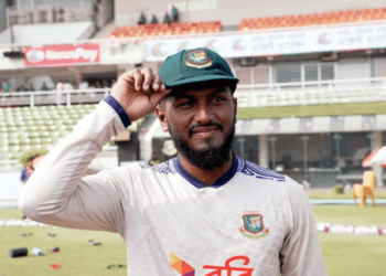 অভিষেক টেস্টে হাফ সেঞ্চুরি জাকের আলী অনিকের, লিড বাড়াচ্ছে বাংলাদেশ