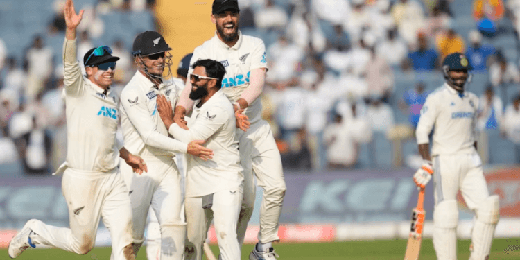 বার বছর পর ঘরের মাঠে ভারতকে হারের লজ্জা দিয়ে নিউজিল্যান্ডের ঐতিহাসিক জয়