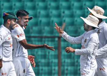 বাংলাদেশকে সারাদিন খাটিয়ে সাউথ আফ্রিকার দুই উইকেটে ৩০৭ রান