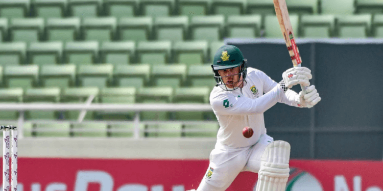 ভেরেইনা-মুল্ডারে দুর্দান্ত সকাল দক্ষিণ আফ্রিকার, লিড ১৩৭ রানের