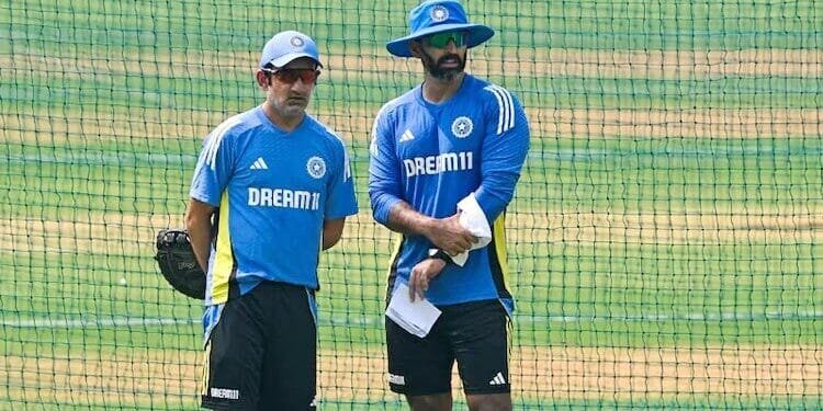 ব্যর্থতায় বাড়তি ক্ষমতা কেড়ে নেওয়া হচ্ছে ভারতের কোচ গম্ভীরের