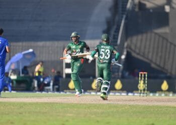 রিয়াদ-মিরাজের ব্যাটে সিরিজ জয়ে লড়াকু পূঁজি বাংলাদেশের