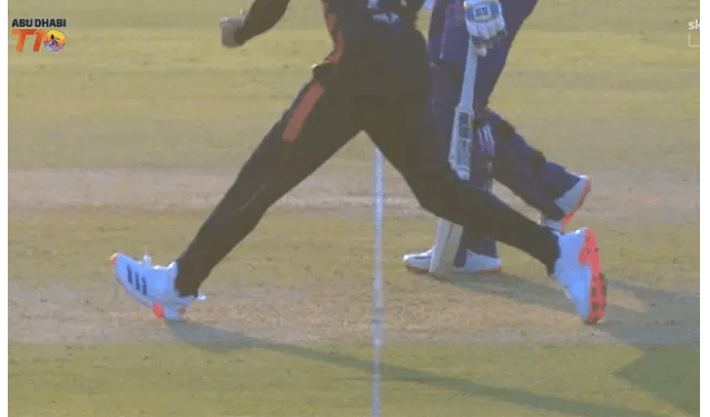 পপিং ক্রিজের এক ফুটের বেশি বাইরে বোলারের পা, ফিক্সিং নয় তো!
