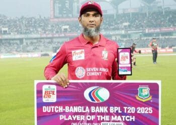 সেই ‘বুড়ো’ মাহমুদউল্লাহ’ই ভেলকি দেখিয়ে ম্যাচ সেরা