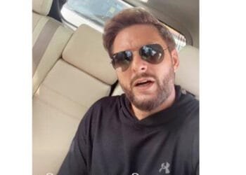 ঢাকায় এসেই শহীদ আফ্রিদী বাংলায় বললেন- আমি চলে এসেছি