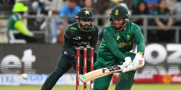 রিজওয়ানের সঙ্গে তর্ক করে স্টাম্পে লাথি মারার শাস্তি পেলেন ক্লাসে