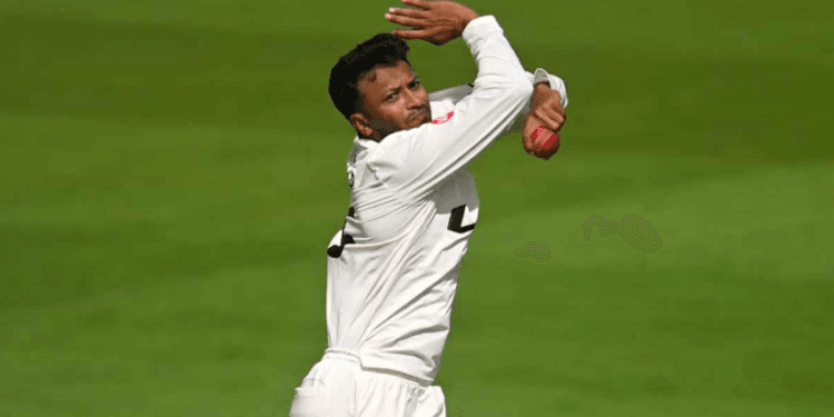 অ্যাকশন অবৈধ হওয়ায় সাকিবের বোলিং নিষিদ্ধ করলো ইংল্যান্ড