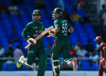 সৌম্য, মিরাজ, রিয়াদ-জাকেরদের দিনে বাংলাদেশের ৩২১ রান