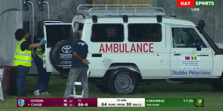 অ্যাম্বুলেন্সে তোলে হাসপাতালে নেওয়া হলো সৌম্য সরকার