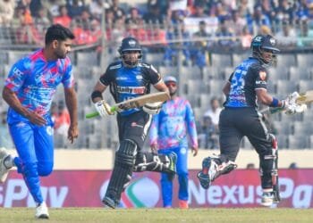 পাকিস্তানের ইফতিখারের ব্যাটে চড়ে রংপুরের লড়াকু পূঁজি