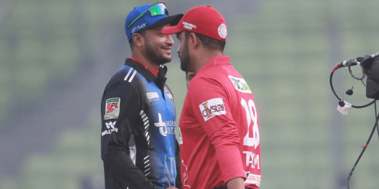 লিজেন্ডস লিগে সাকিবের মুখোমুখি হচ্ছেন তামিম