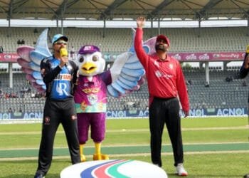 হাই ভোল্টেজ ম্যাচে টস জিতে বোলিংয়ে রংপুর