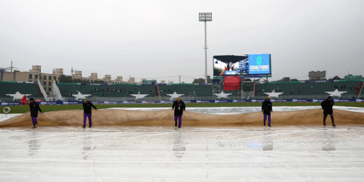 বৃষ্টির করুণায় ব্যর্থ বাংলাদেশ-পাকিস্তান ফিরছে একটি করে পয়েন্ট নিয়ে