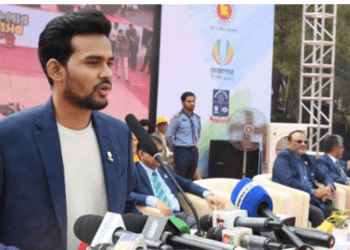 জাতীয় স্টেডিয়ামের সংস্কার নিয়ে উপদেষ্টা- ৬ বছরে তো দুই-তিনটা স্টেডিয়ামই বানিয়ে ফেলা যায়